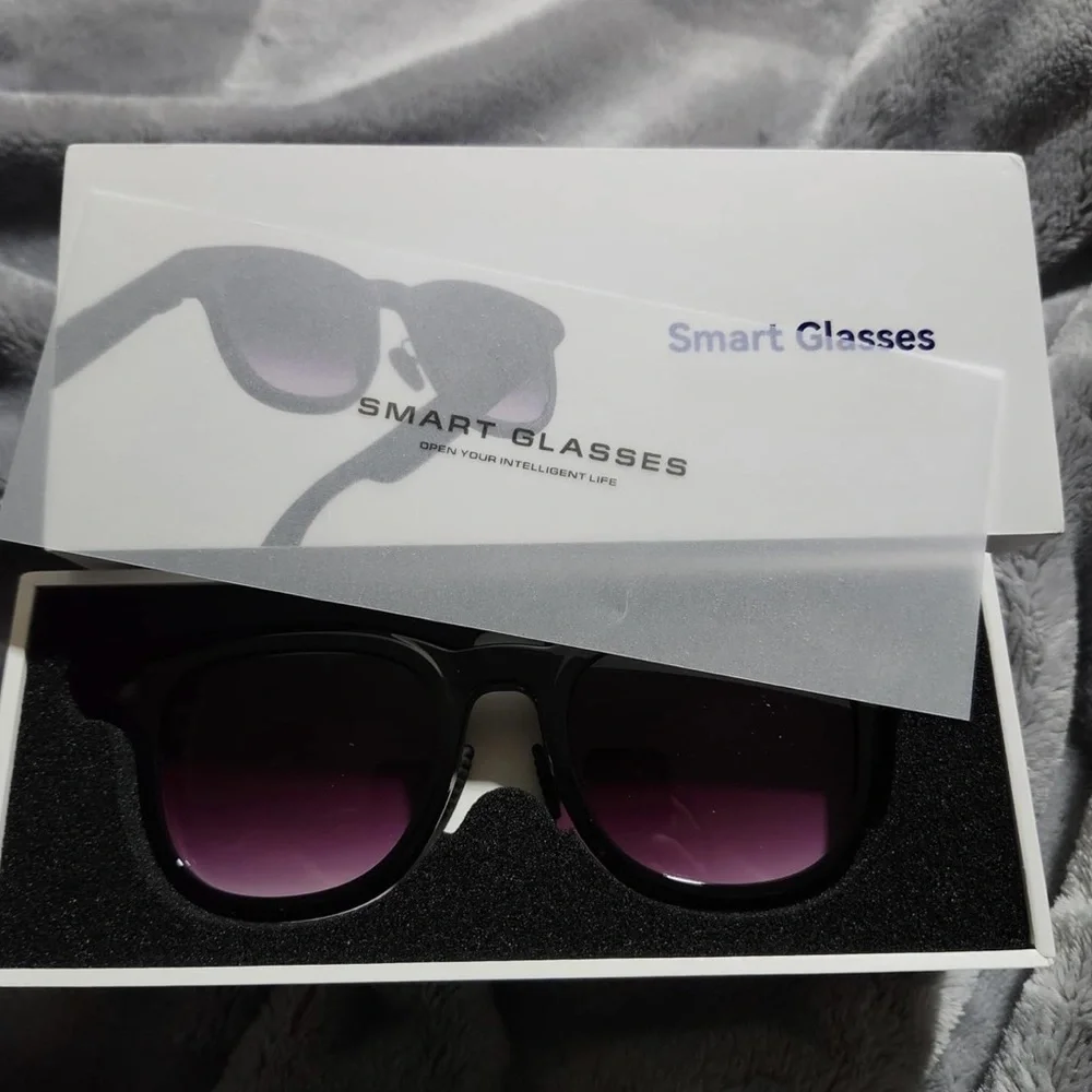 Smart Camera Sunglasses - Black with Purple Lenses